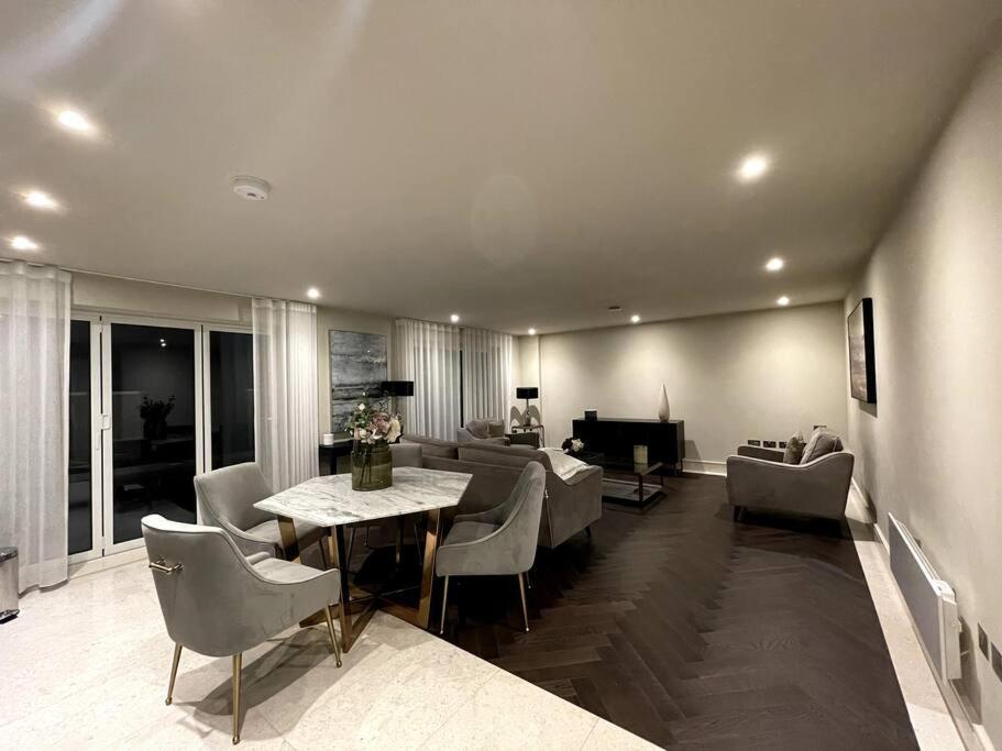 Apartament 2Br Urban Vista Retreat Chcl F7 Chigwell Zewnętrze zdjęcie